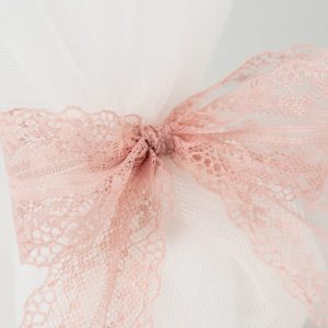 Classic wedding favor with lace bow