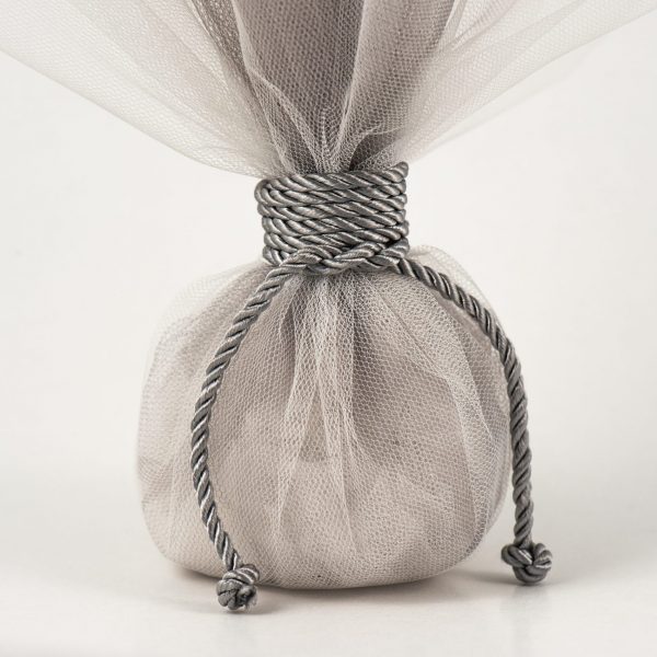 Classic wedding favor with drawstring