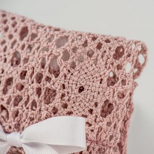 Favor box knitted envelope